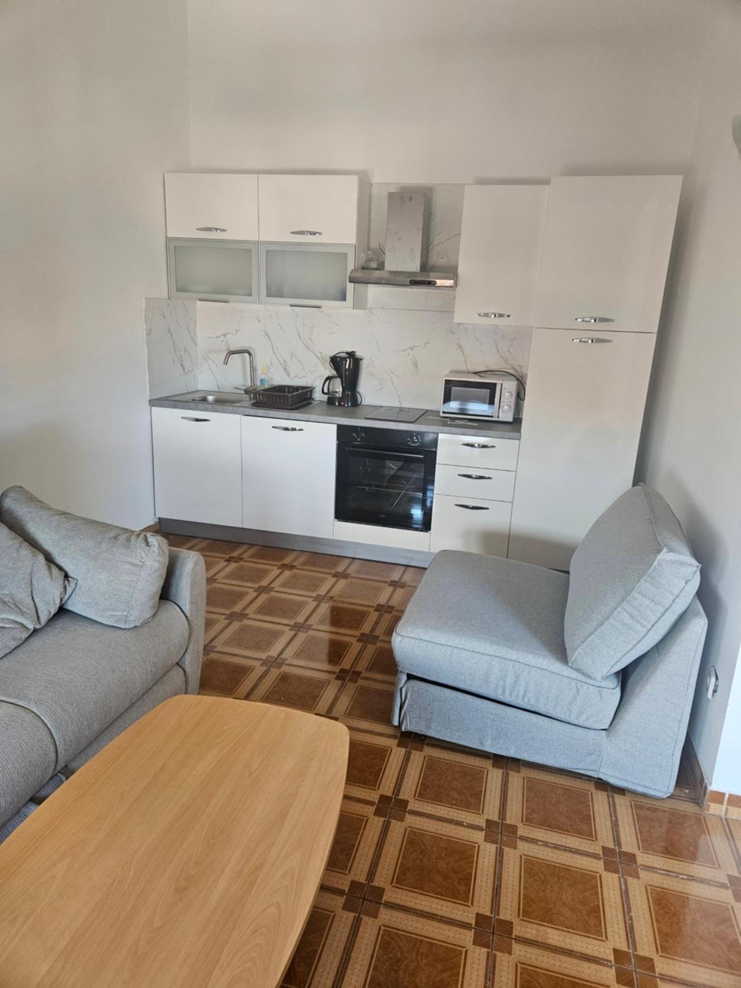 Apartments Nada วีร์ ภายนอก รูปภาพ