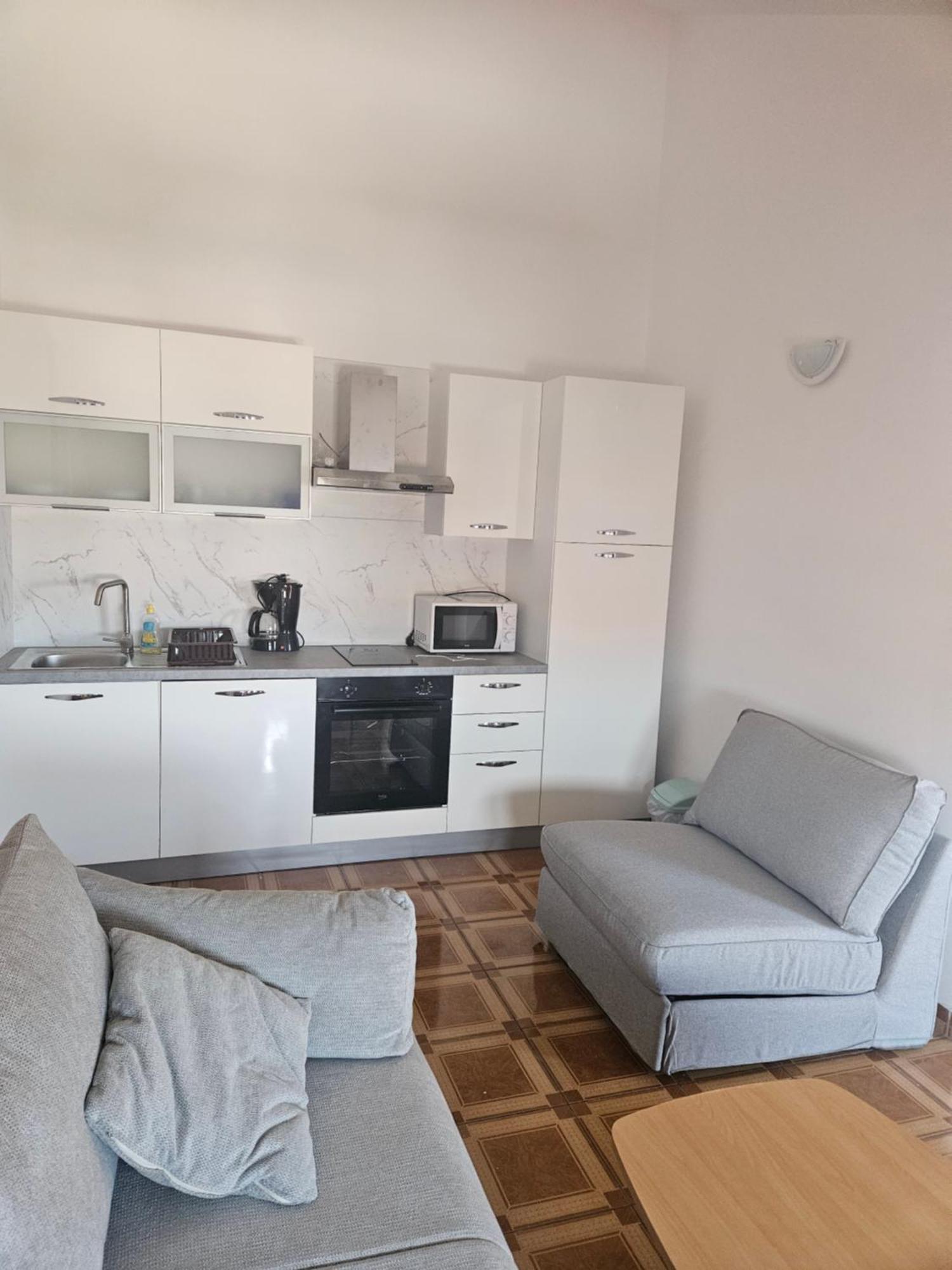 Apartments Nada วีร์ ภายนอก รูปภาพ