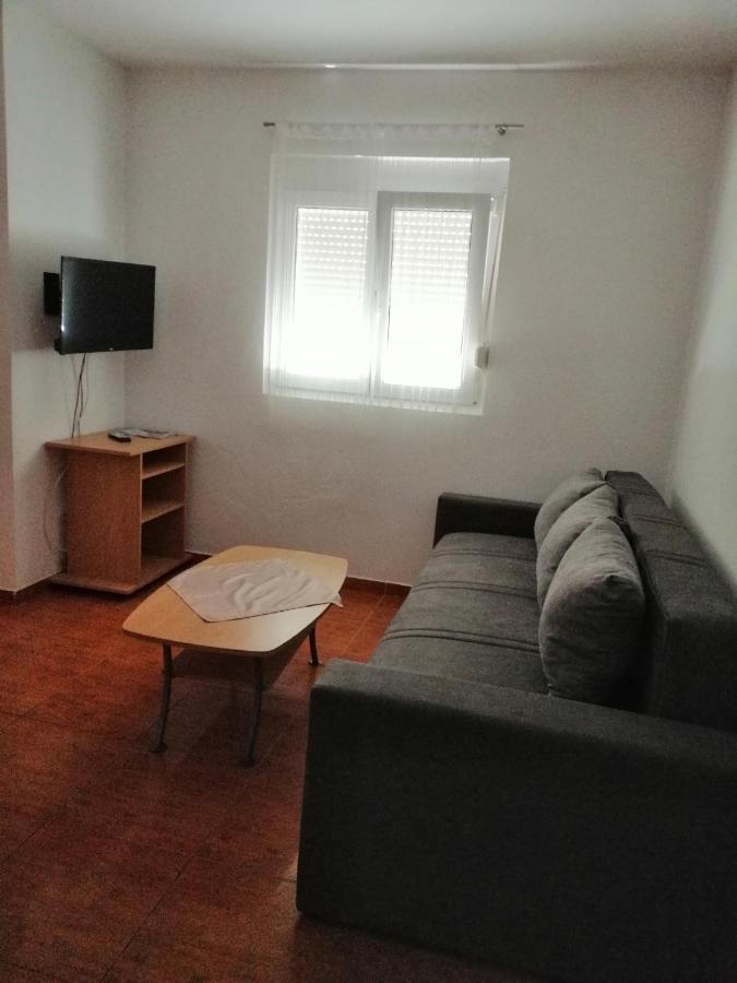 Apartments Nada วีร์ ภายนอก รูปภาพ